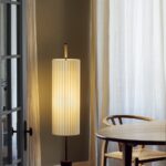 Lampadaire Dorica de chez Santa & Cole pour la salle à manger