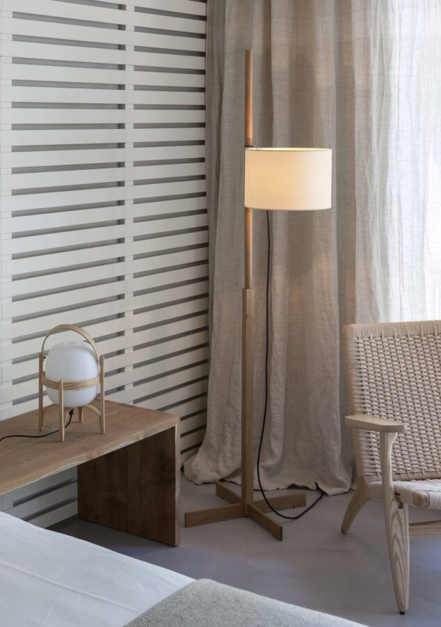 Lampadaire TMM de chez Santa & Cole ambiance relaxante