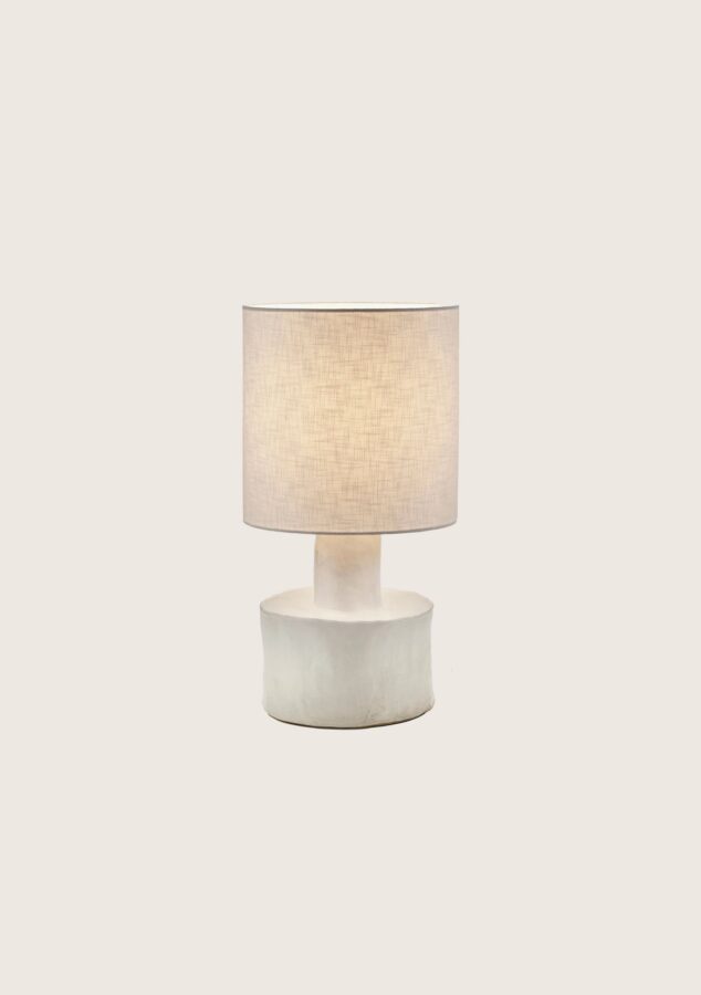 Lampe Catherine blanche de chez SERAX allumée