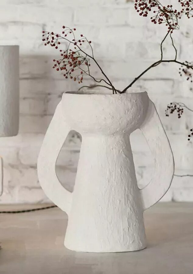 Vase L Earth de chez SERAX en situation