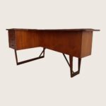 Bureau Bommerang vintage de 1960 vu de côté