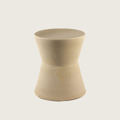 table d'appoint Pawn en beige de chez SERAX détouré