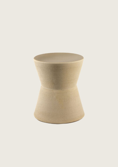 table d'appoint Pawn en beige de chez SERAX détouré