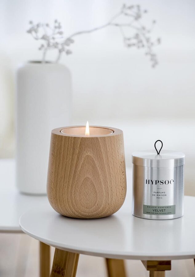 Bougie de chez Hypsoe avec cahe bougie en hêtre naturel