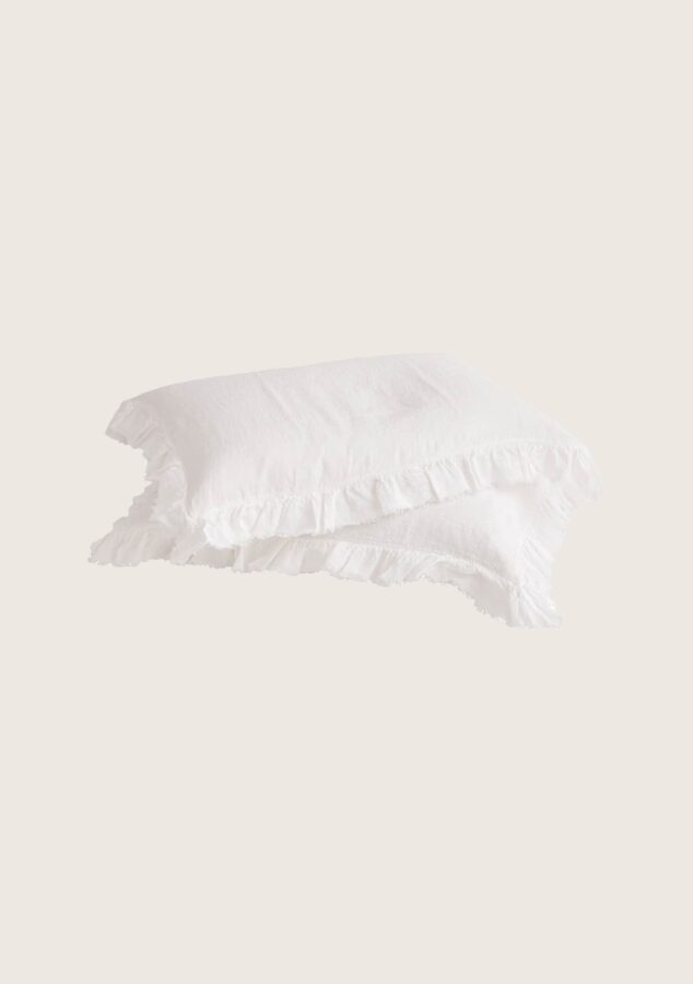 coussin boho de chez Maison de Vacances blanc