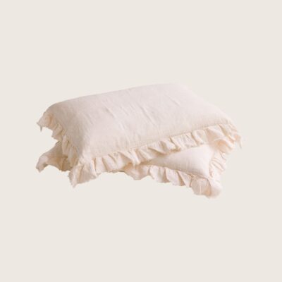 coussin boho de chez Maison de Vacances écru