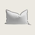 coussin vice versa black line lin stoned washed 40x60 blanc