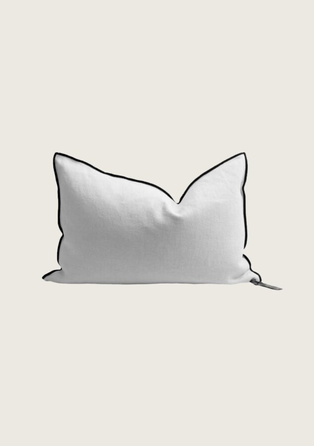 coussin vice versa black line lin stoned washed 40x60 blanc