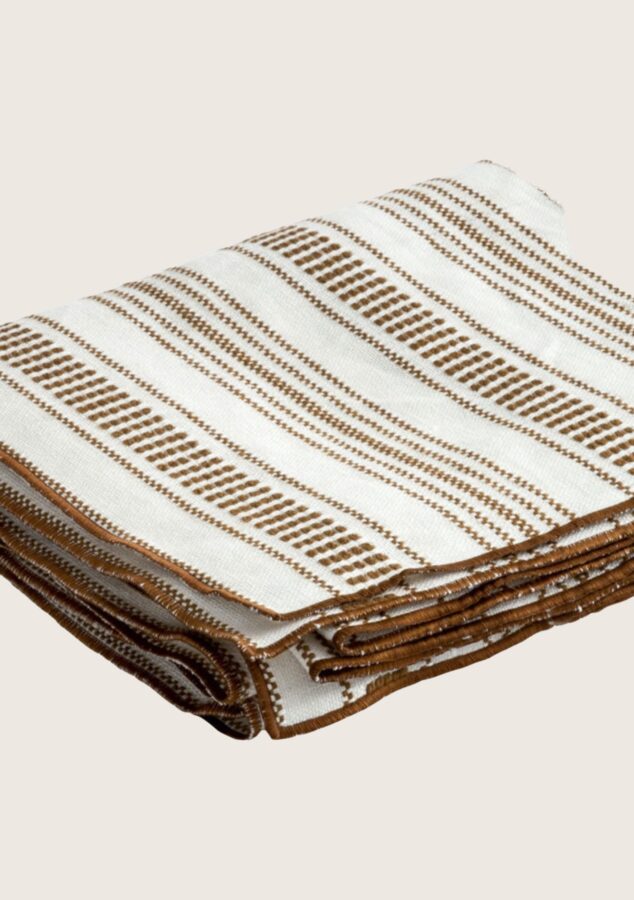 plaid vice versa en toile brodée cyclades 300 à rayures large en détail