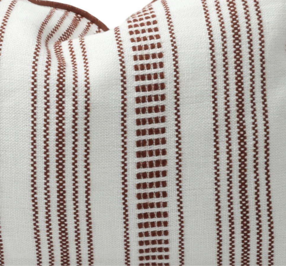 coussin vice versa en toile brodée cyclades 300 à rayures fines argile détails