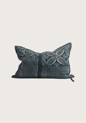 coussin vice versa en lin wabi sabi bogolan 40x60 indigo