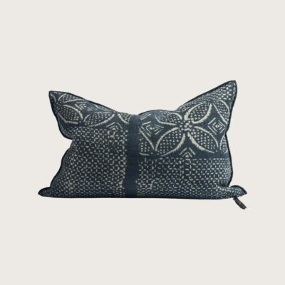 coussin vice versa en lin wabi sabi bogolan 40x60 indigo