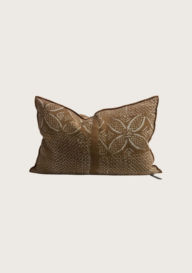 coussin vice versa en lin wabi sabi bogolan 40x60 argile
