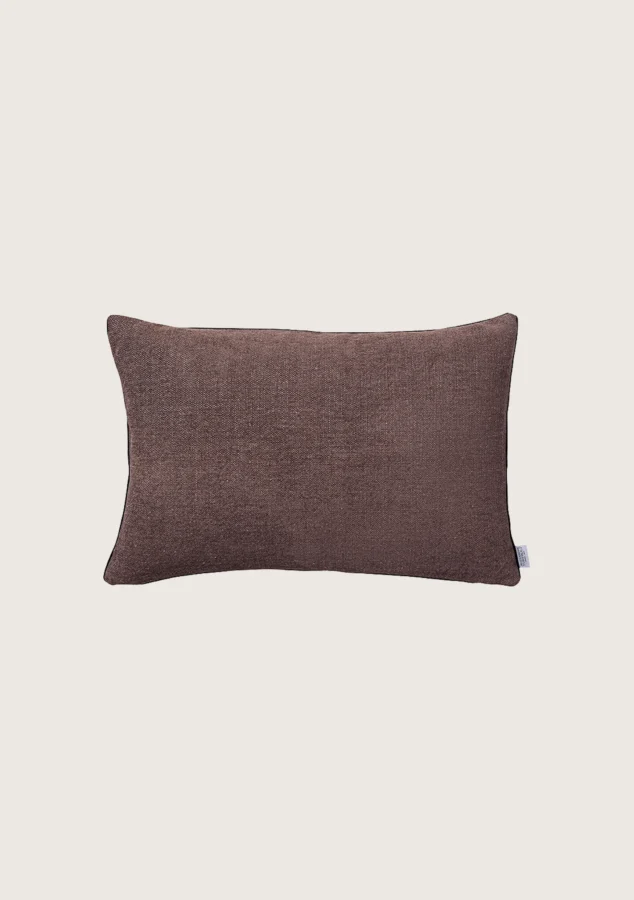 coussin voltaire de chez Alexandre Turpault, coloris bruyere