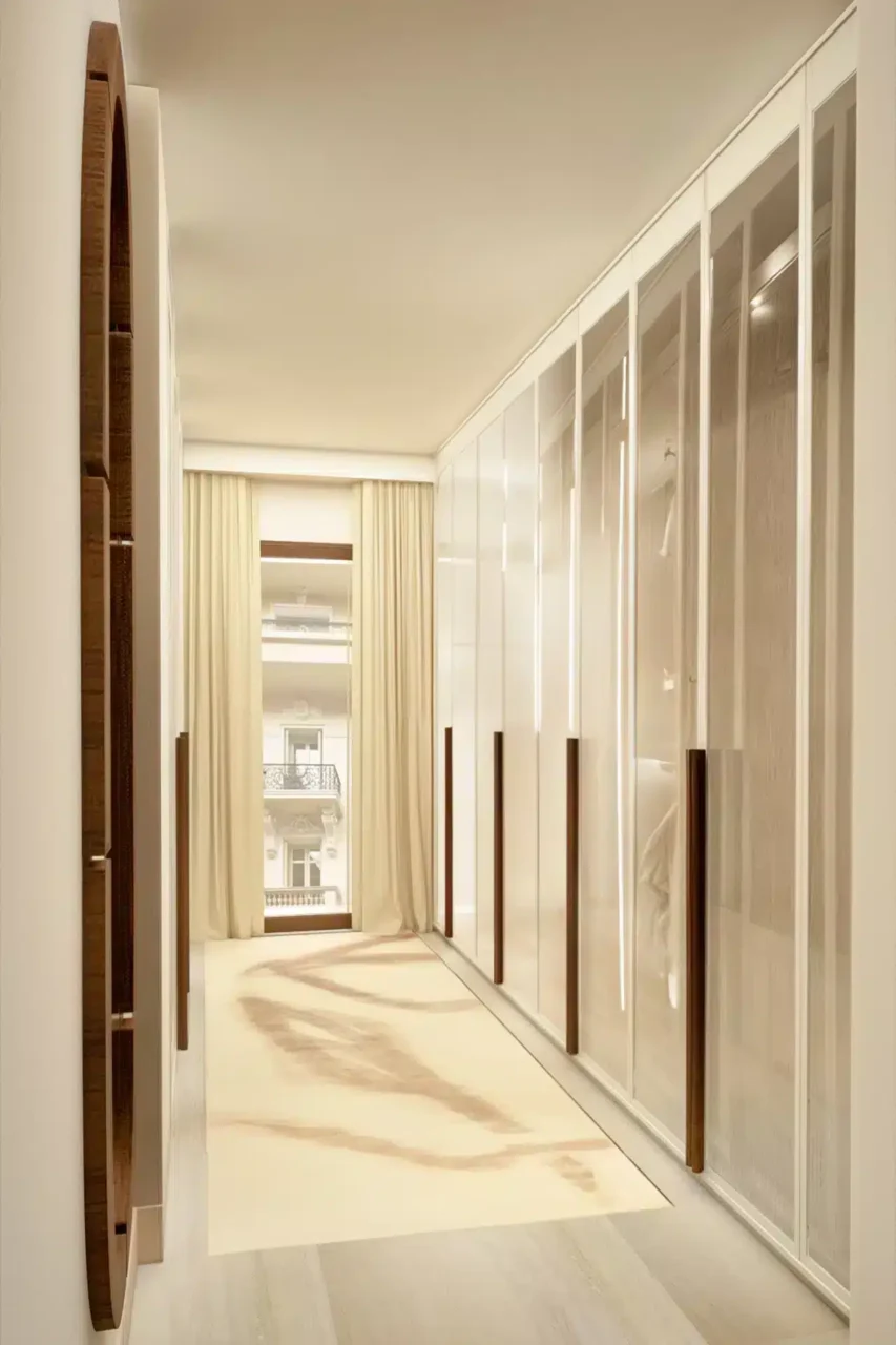 Décoration d'intérieur, design d'un dressing, vue d'ensemble, Monaco