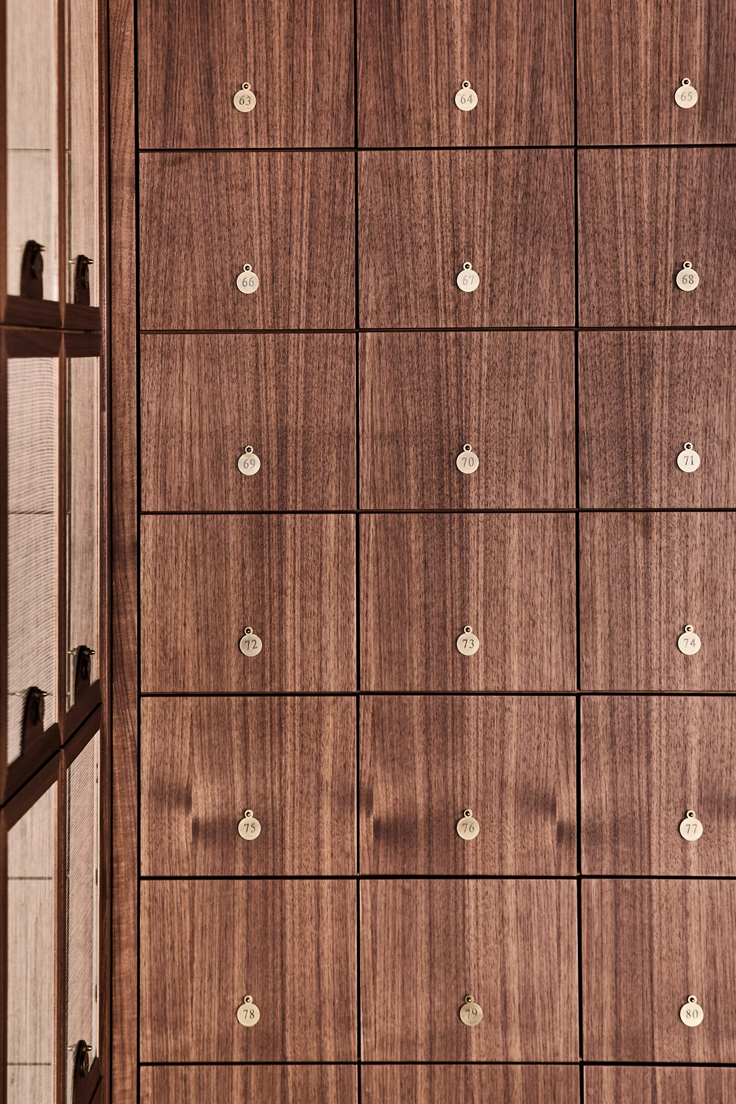 Projet Hemingway Cigare lounge, Yacht club de Monaco, espace lounge, zoom sur la menuiserie des casiers à cigares